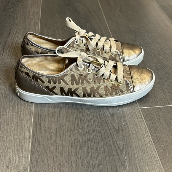 Michael Kors City Sneaker Shoe Monogram MK Lace up Gold Sneakers Women size 8 - Picture 2 of 16